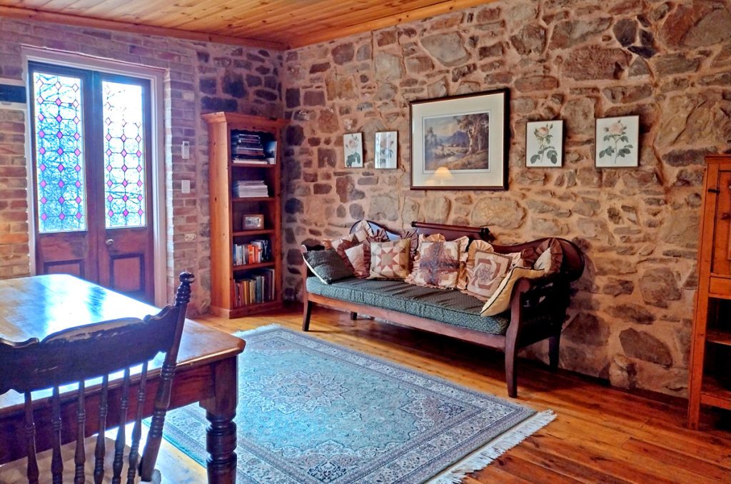 Stay in the beautiful Heritage Garden Cottage in Clare
